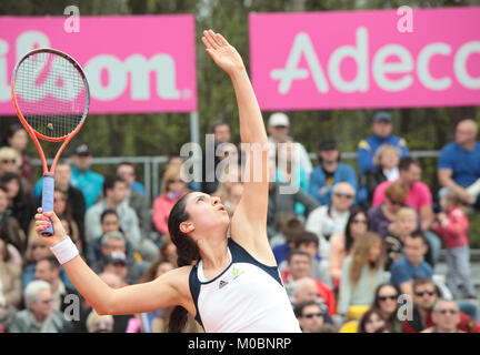 KHARKOV, UKRAINE - 21 avril 2012 : Christina McHail dans le match avec Lesya Tsurenko lors de la Fed Cup entre USA et de l'Ukraine dans la région de Superior Golf and S Banque D'Images