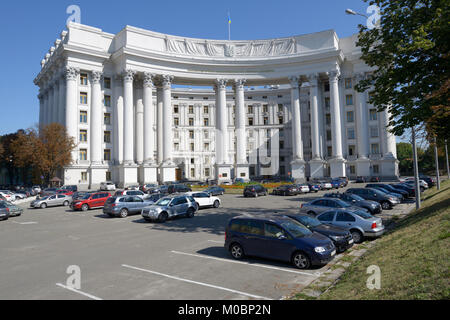 Kiev, Ukraine - le 20 août 2013 : l'immeuble du ministère des Affaires étrangères à Kiev, Ukraine, le 20 août 2013. C'est le seul bâtiment érigé sur la th Banque D'Images