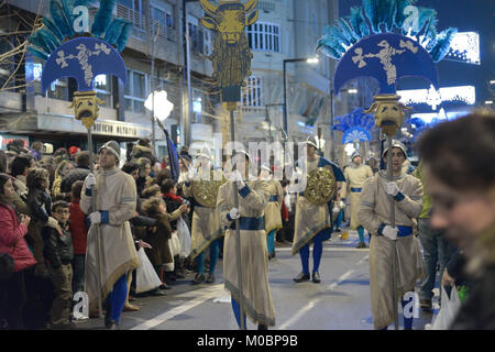 Granada, Espagne - 5 janvier 2013 : Célébration de la Journée des Trois Rois à Grenade, Espagne le 5 janvier 2013. Les sucreries sont largement donnés dans ce soir Banque D'Images