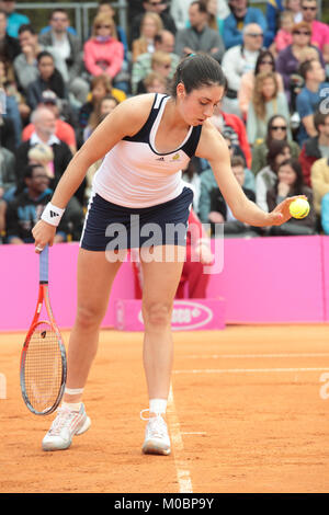 Kharkov, Ukraine - 21 Avril 2012 : Christina McHale, USA dans le match avec Lesia Tsurenko lors de la Fed Cup entre USA et de l'Ukraine dans la région de Superior Golf Banque D'Images