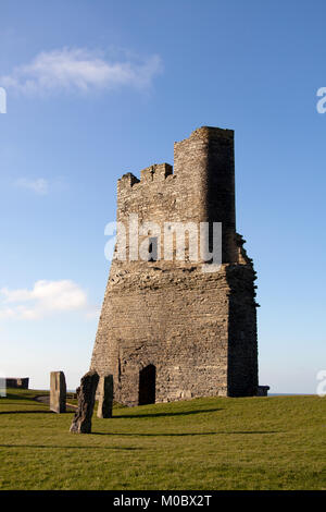 Ville d'Aberystwyth, Pays de Galles. Vue pittoresque de la liste de Grade 1, 13e siècle, ruiné des vestiges de Château d'Aberystwyth. Banque D'Images