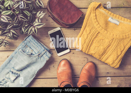 L'automne de la femme tenue à chaud Banque D'Images