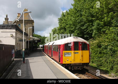 Un train de la ligne de l'île SUR L'ÎLE DE WIGHT Banque D'Images