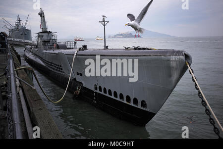 Sous-marin USS Pampanito WWII amarré dans le San Francisco Fisherman's Wharf. Banque D'Images