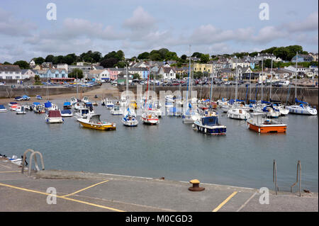 Saundersfoot Pembrokeshire Harbour sur la côte, la baie de Carmarthen, au sud-ouest du pays de Galles, Royaume-Uni. Banque D'Images