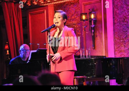 New York, NY. Lea Salonga chante son spectacle du dessous 54/Feinstein's. 13 mai, 2017. @ Veronica Bruno / Alamy Banque D'Images