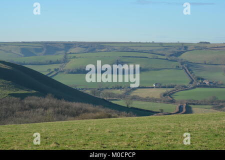 Vue depuis la colline de porcs à travers Sydling Valley, Dorset Banque D'Images