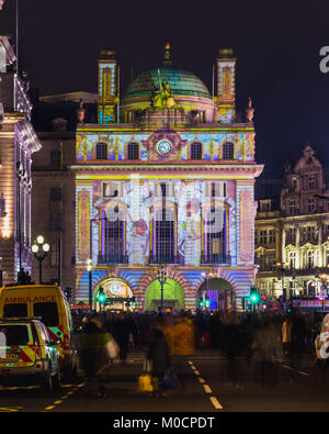 L'affichage à l'éclairage lumière à Piccadilly Circus, Londres 2018 Banque D'Images