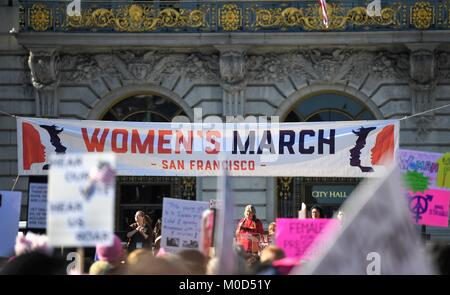 San Francisco, USA. 20 Jan, 2018. 2018 manifestants à la Marche des femmes en face de l'Hôtel de ville de San Francisco, aux États-Unis, le 20 janvier 2018. Credit : Wu Xiaoling/Xinhua/Alamy Live News Banque D'Images