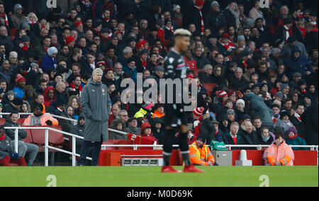 Londres, Royaume-Uni. 20 Jan, 2018. Gestionnaire d'Arsenal Arsène Wenger montres l'English Premier League match de football entre l'Arsenal et le palais de cristal à l'Emirates Stadium de Londres, Grande-Bretagne, le 20 janvier, 2018. Arsenal a gagné 4-1. Credit : Han Yan/Xinhua/Alamy Live News Banque D'Images