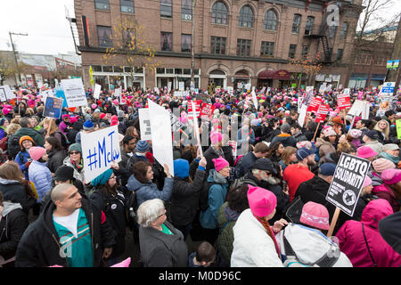 Seattle, Washington : manifestants foule Pine Street Seattle pour la Marche des femmes 2.0. Crédit : Paul Christian Gordon/Alamy Live News Banque D'Images