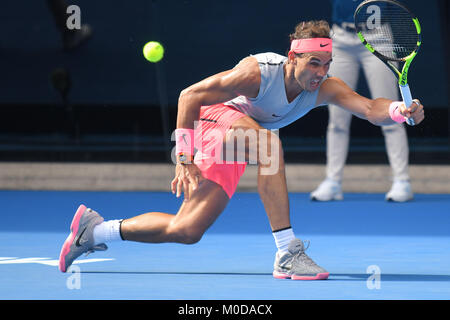 21 janvier 2018 : 1ère Rafael Nadal de semences de l'Espagne en action contre des semences 24 Diego Schwartzman de l'Argentine dans un match de 4ème tour jour 7 de l'Australian Open 2018 Tournoi de tennis du Grand Chelem à Melbourne, Australie. Bas Sydney/Cal Sport Media Credit : Cal Sport Media/Alamy Live News Banque D'Images