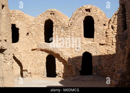 Ksar Hadada, ancien grenier fortifié, district de Tataouine, Tunisie Banque D'Images