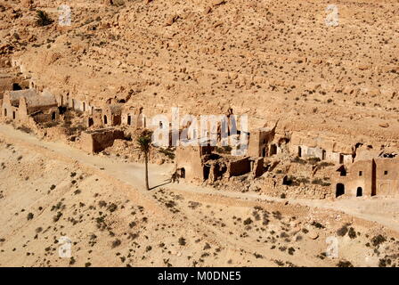 L'hilltop village berbère abandonné et les maisons troglodytes de Douiret, Douiret, Tataouine, Tunisie district Banque D'Images