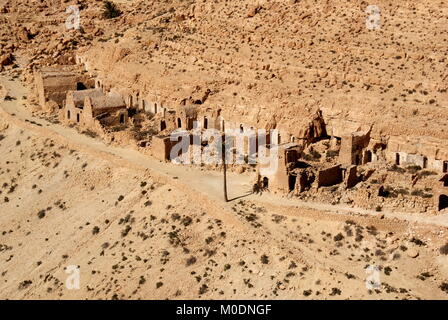 L'hilltop village berbère abandonné et les maisons troglodytes de Douiret, Douiret, Tataouine, Tunisie district Banque D'Images