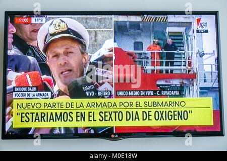 Buenos Aires Argentine, TV TV écran de surveillance, manquant sous-marin ARA San Juan, nouvelles nationales, conférence de presse, titre espagnol, porte-parole de la marine, HISP Banque D'Images