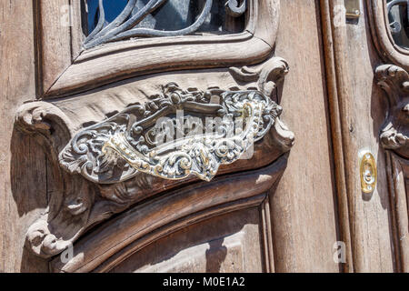 Buenos Aires Argentina,San Telmo,centre historique,lettre de goutte ornée,porte en bois sculpté,hispanique ARG171122147 Banque D'Images