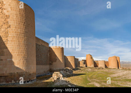 Murs de la ville historique de l'ancienne capitale du Royaume Arménien, Bagradit Ani, à Kars, Turquie. Banque D'Images