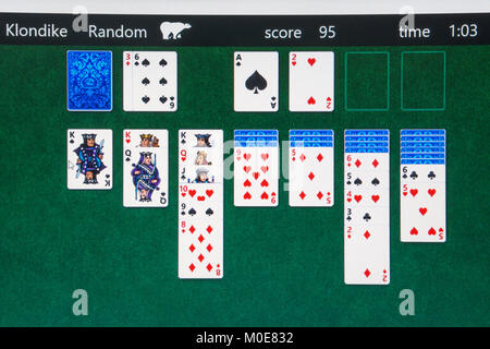 Capture d'écran de l'ordinateur de Microsoft solitaire collection - jeu du Klondike en cours Banque D'Images