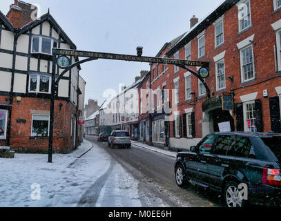 Ashbourne, Derbyshire, Royaume-Uni. Jan 21, 2018. Météo France : 1,5" de neige sont tombés à 2h ce matin, ce qui rend difficile, même pour des conditions de conduite de 4X4 autour de Ashbourne Derbyshire la passerelle du parc national de Peak District de : Doug Blane/Alamy Live News Banque D'Images