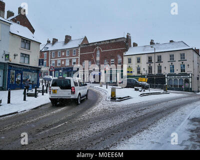 Ashbourne, Derbyshire, Royaume-Uni. Jan 21, 2018. Météo France : 1,5" de neige sont tombés à 2h ce matin, ce qui rend difficile, même pour des conditions de conduite de 4X4 autour de Ashbourne Derbyshire la passerelle du parc national de Peak District de : Doug Blane/Alamy Live News Banque D'Images