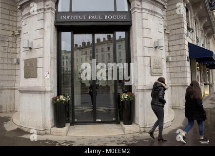 Lyon, France. Jan 21, 2018. Le Royal est l'hôtel et restaurant à Lyon, France géré par l'Institut Paul Bocuse pour former les étudiants de l'école culinaire de l'institut et le programme de gestion de l'hôtel. Chef légendaire Bocuse est décédé le 20 janvier 2018 à sa hime près de Lyon. Credit : James Colburn/ZUMA/Alamy Fil Live News Banque D'Images