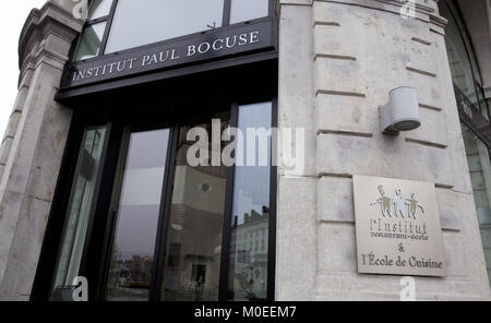 Lyon, France. Jan 21, 2018. Le Royal est l'hôtel et restaurant à Lyon, France géré par l'Institut Paul Bocuse pour former les étudiants de l'école culinaire de l'institut et le programme de gestion de l'hôtel. Chef légendaire Bocuse est décédé le 20 janvier 2018 à sa hime près de Lyon. Credit : James Colburn/ZUMA/Alamy Fil Live News Banque D'Images