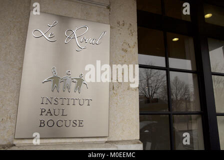 Lyon, France. Jan 21, 2018. Le Royal est l'hôtel et restaurant à Lyon, France géré par l'Institut Paul Bocuse pour former les étudiants de l'école culinaire de l'institut et le programme de gestion de l'hôtel. Chef légendaire Bocuse est décédé le 20 janvier 2018 à sa hime près de Lyon. Credit : James Colburn/ZUMA/Alamy Fil Live News Banque D'Images