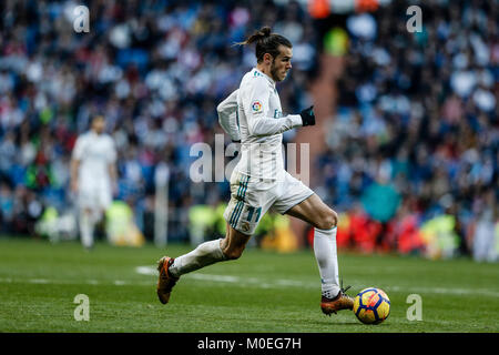 Madrid, Espagne. Jan 21, 2018. Gareth Bale (Real Madrid) contrôle la balle La Liga match entre Real Madrid vs Deportivo de La Coruna au Santiago Bernabeu à Madrid, Espagne, le 21 janvier 2018. Más Información Gtres Crédit : Comuniación sur ligne, S.L./Alamy Live News Crédit : Gtres más información en ligne Comuniación,S.L./Alamy Live News Banque D'Images