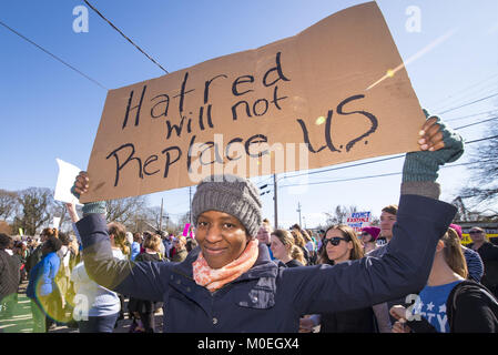 Atlanta, USA. 20 Jan, 2018. 20 janvier 2018 - Des milliers de personnes se sont rassemblées à Atlanta pour un rassemblement qui a été organisé par la Marche des femmes des organisateurs. Le rassemblement a eu lieu sur le premier anniversaire de la Marche des femmes 2017. La réunion a porté sur la motivation des participants à s'impliquer dans la politique électorale. Crédit : Steve Eberhardt/ZUMA/Alamy Fil Live News Crédit : ZUMA Press, Inc./Alamy Live News Banque D'Images