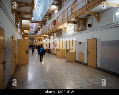 Barcelone, Espagne. Jan 21, 2018. Les visiteurs peuvent marcher dans les galeries de l'ancienne prison 'La' à Barcelone, Espagne Photo : Mariano Anton/Alamy Live News Banque D'Images