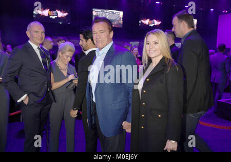 Kitzbuehel, Autriche. 20 Jan, 2018. Arnold Schwarzenegger, acteur et sa petite amie Heather Milligan photographié à l'Kitz Race Club Party 2018 à Kitzbuehel, Autriche, 20 janvier 2018. Crédit : Felix Hörhager/dpa/Alamy Live News Banque D'Images