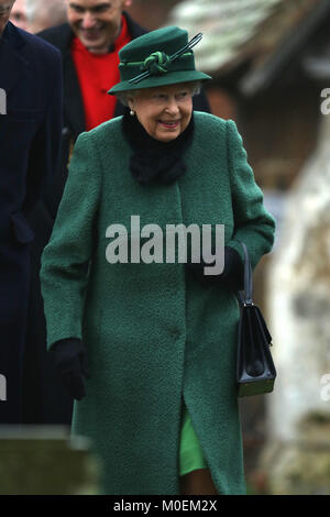 Le château de Castle Rising, Norfolk, Royaume-Uni. Jan 21, 2018. Sa Majesté la Reine Elizabeth II, en assistant à l'église Saint-Laurent de dimanche matin, en Crédit : Paul Marriott/Alamy Live News Banque D'Images