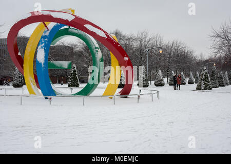 Glasgow, Royaume-Uni. Jan 21, 2018. Les scènes hivernales dans la région de Glasgow Green avec des personnes à profiter de la neige Crédit : Tony Clerkson/Alamy Live News Banque D'Images