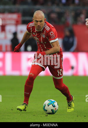 Munich, Allemagne. Jan 21, 2018. Du Bayern Munich Arjen Robben fait concurrence au cours d'un match de Bundesliga allemande entre le Bayern Munich et le Werder Brême, à Munich, Allemagne, le 21 janvier 2018. Le Bayern Munich a gagné 4-2. Crédit : Philippe Ruiz/Xinhua/Alamy Live News Banque D'Images