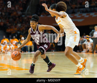 21 janvier 2018 : Morgan William # 2 de la Mississippi State Bulldogs dame au panier contre Jaime Nared # 31 de l'Ohio Lady bénévoles pendant l'entre jeu de basket-ball de NCAA de l'Université du Tennessee Lady bénévoles et la Mississippi State Bulldogs à Thompson Boling Arena de Knoxville TN Tim Gangloff/CSM Banque D'Images