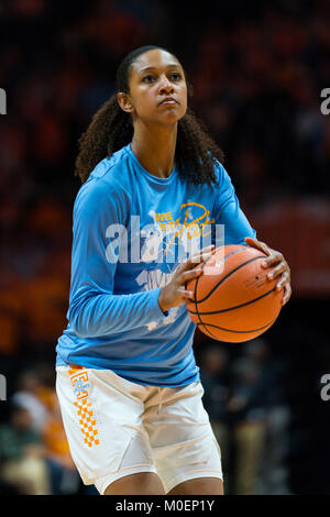 21 janvier 2018 : Jaime Nared # 31 de l'Ohio Lady bénévoles porte un ''nous'' Pat Retour shirt avant le jeu de basket-ball de NCAA entre l'Université du Tennessee Lady bénévoles et la Mississippi State Bulldogs à Thompson Boling Arena de Knoxville TN Tim Gangloff/CSM Banque D'Images