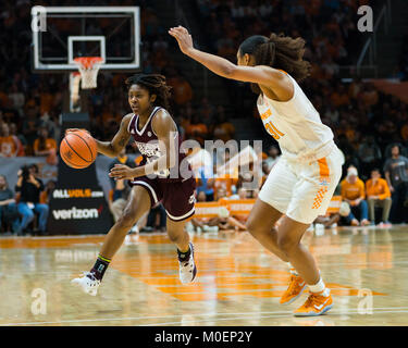 21 janvier 2018 : Jazzmun Holmes # 10 de la Mississippi State Bulldogs dame au panier contre Jaime Nared # 31 de l'Ohio Lady bénévoles pendant l'entre jeu de basket-ball de NCAA de l'Université du Tennessee Lady bénévoles et la Mississippi State Bulldogs à Thompson Boling Arena de Knoxville TN Tim Gangloff/CSM Banque D'Images