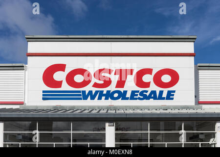 Costco Wholesale store boutique sign, UK Banque D'Images