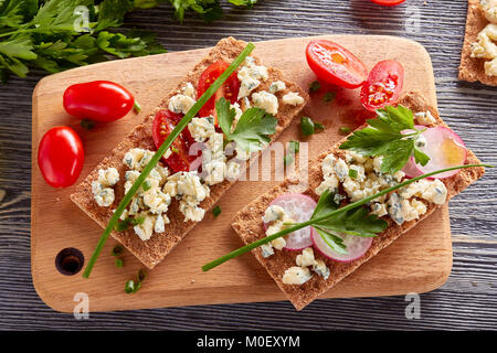 Croustillant de fromage bleu et de tomates Banque D'Images