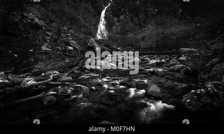 Aber Falls Wales UK Noir et Blanc Banque D'Images