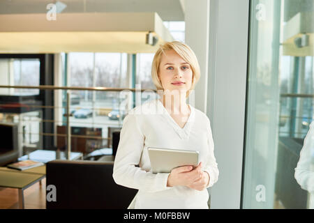 Portrait d'Entrepreneur Plutôt confiant Banque D'Images