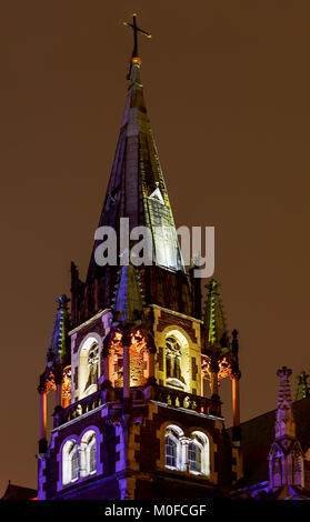 LVIV, UKRAINE - le 16 octobre 2017 : Saint Olga's et Elizabeth's cathedral, au crépuscule, les églises de Lvov, Ukraine Banque D'Images