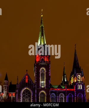 LVIV, UKRAINE - le 16 octobre 2017 : Temple de saints Olga et Elizabeth de nuit les églises de Lviv, Ukraine Banque D'Images