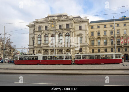 VIENNE, AUTRICHE, 06 DÉCEMBRE 2017 : tramway des transports publics (Wiener Strassenbahn) Banque D'Images