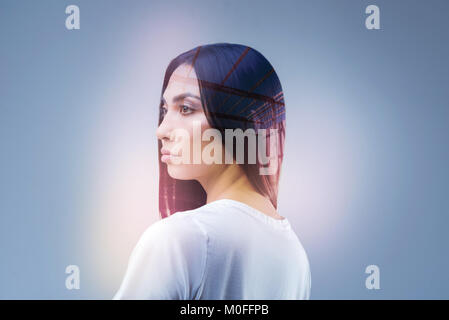 Belle personne de sexe féminin en position semi-permanent Banque D'Images