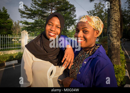 Le Rwanda, Gisenyi, les filles Banque D'Images