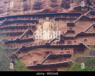 Shan Maiji Stone Mountain avec sculpture bouddhiste antique statue. En voyage Tianshui, Gansu, Chine. En 2013, le 16 octobre. Banque D'Images