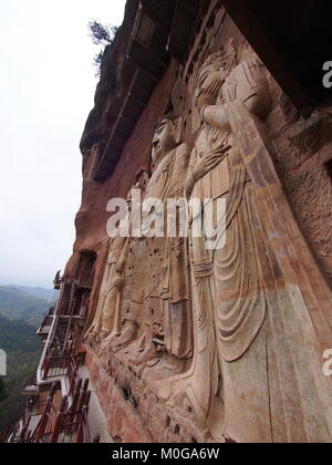 Shan Maiji Stone Mountain avec sculpture bouddhiste antique statue. En voyage Tianshui, Gansu, Chine. En 2013, le 16 octobre. Banque D'Images