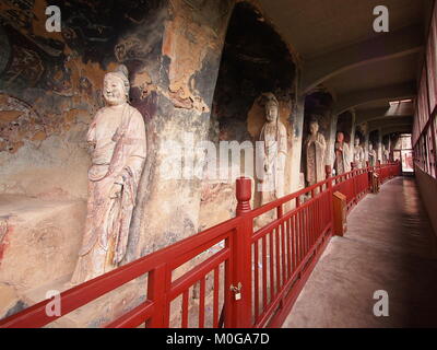 Shan Maiji Stone Mountain avec sculpture bouddhiste antique statue. En voyage Tianshui, Gansu, Chine. En 2013, le 16 octobre. Banque D'Images